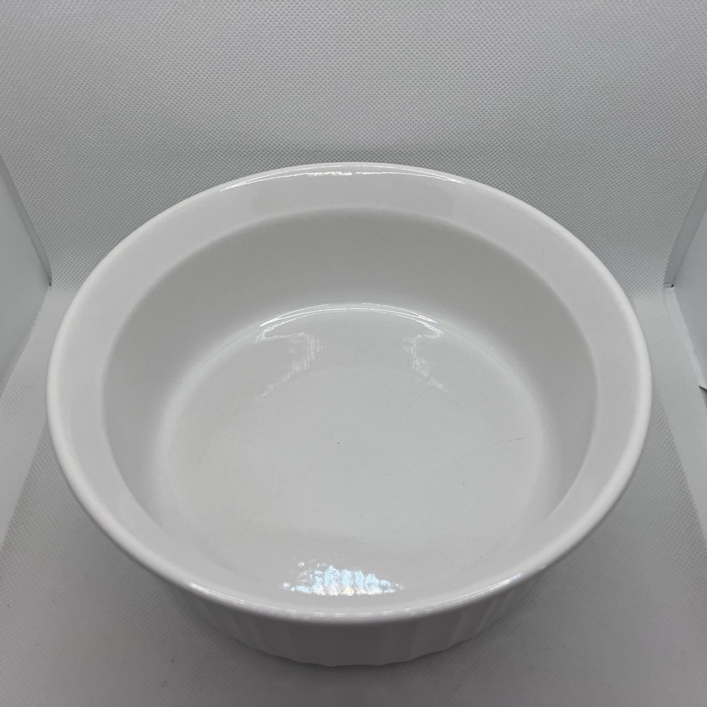 CorningWare French White 1.5 Qt Round Casserole Dish w/ Pyrex & Plastic Lid - Picture 4 of 8
